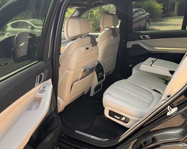 Черный БМВ X7, объемом двигателя 2.99 л и пробегом 68 тыс. км за 104000 $, фото 8 на Automoto.ua