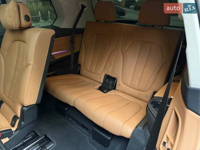 Черный БМВ X7, объемом двигателя 3 л и пробегом 88 тыс. км за 69999 $, фото 26 на Automoto.ua