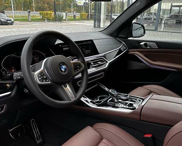 Черный БМВ X7, объемом двигателя 4.39 л и пробегом 98 тыс. км за 133000 $, фото 11 на Automoto.ua