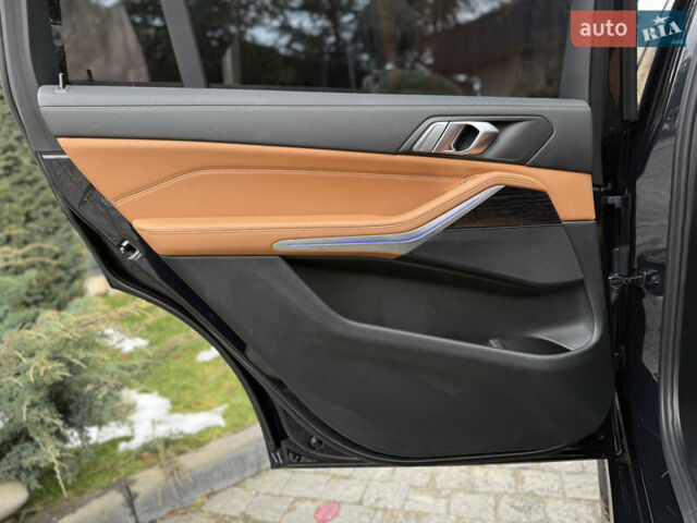 Черный БМВ X7, объемом двигателя 2.99 л и пробегом 117 тыс. км за 103900 $, фото 55 на Automoto.ua