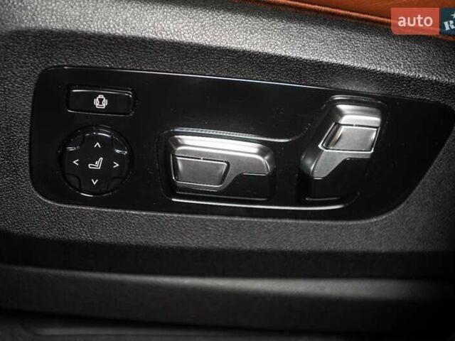 Черный БМВ X7, объемом двигателя 3 л и пробегом 65 тыс. км за 79900 $, фото 113 на Automoto.ua