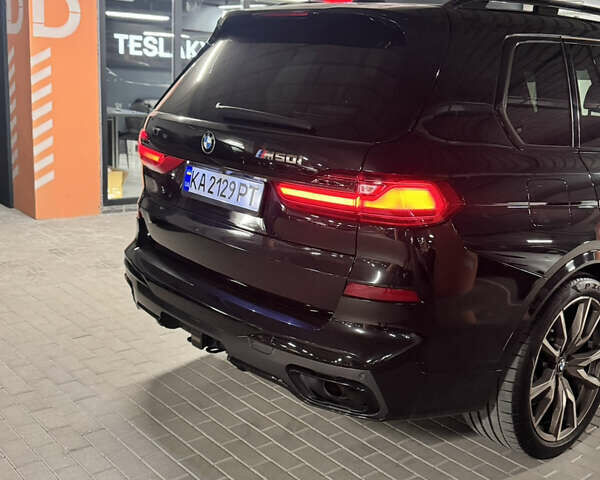Черный БМВ X7, объемом двигателя 4.39 л и пробегом 70 тыс. км за 95000 $, фото 17 на Automoto.ua