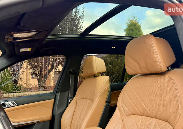 Черный БМВ X7, объемом двигателя 2.99 л и пробегом 115 тыс. км за 103000 $, фото 19 на Automoto.ua