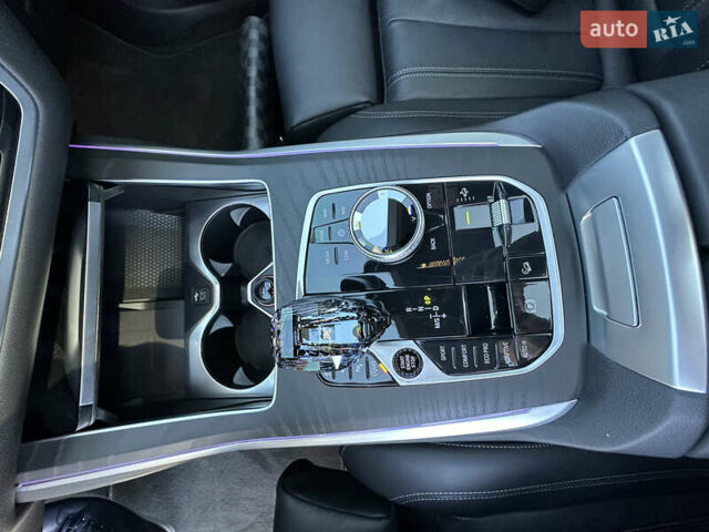 Черный БМВ X7, объемом двигателя 3 л и пробегом 70 тыс. км за 88888 $, фото 18 на Automoto.ua