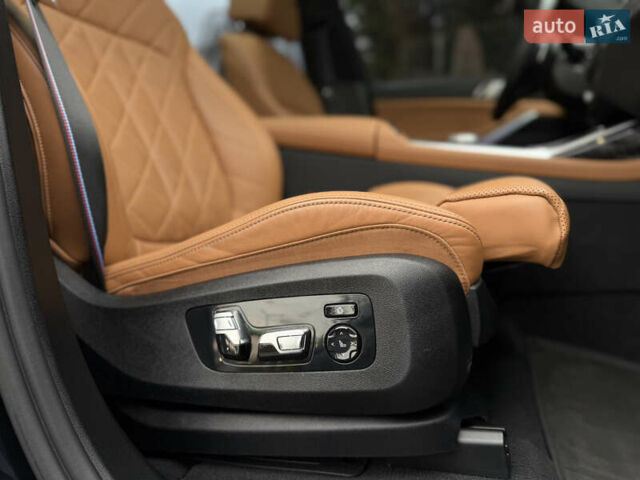 Черный БМВ X7, объемом двигателя 2.99 л и пробегом 117 тыс. км за 103900 $, фото 76 на Automoto.ua