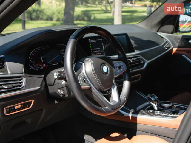Черный БМВ X7, объемом двигателя 3 л и пробегом 64 тыс. км за 73500 $, фото 47 на Automoto.ua