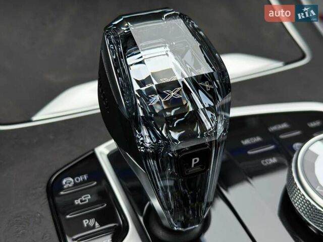 Черный БМВ X7, объемом двигателя 3 л и пробегом 110 тыс. км за 96499 $, фото 75 на Automoto.ua
