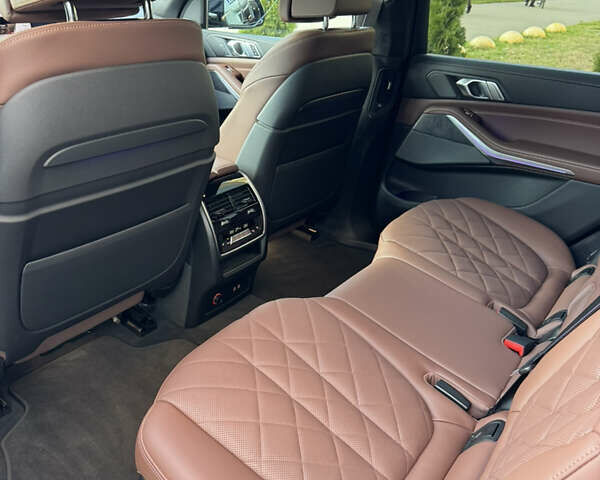 Черный БМВ X7, объемом двигателя 2.99 л и пробегом 20 тыс. км за 124000 $, фото 16 на Automoto.ua