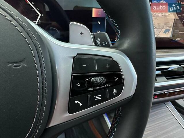 Черный БМВ X7, объемом двигателя 4.4 л и пробегом 40 тыс. км за 140900 $, фото 87 на Automoto.ua