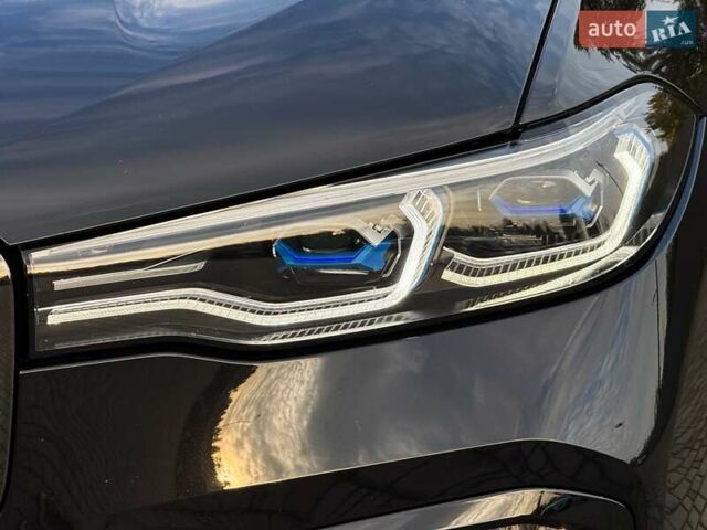 Черный БМВ X7, объемом двигателя 3 л и пробегом 110 тыс. км за 96499 $, фото 13 на Automoto.ua