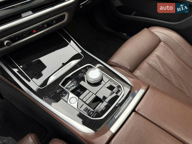 Черный БМВ X7, объемом двигателя 2.99 л и пробегом 90 тыс. км за 108000 $, фото 27 на Automoto.ua