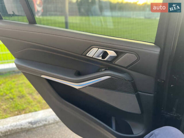 Черный БМВ X7, объемом двигателя 2.99 л и пробегом 57 тыс. км за 115500 $, фото 69 на Automoto.ua