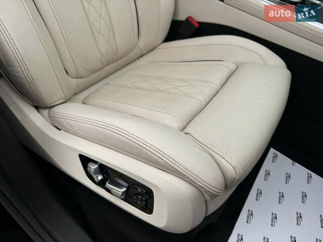 Черный БМВ X7, объемом двигателя 3 л и пробегом 110 тыс. км за 96499 $, фото 111 на Automoto.ua