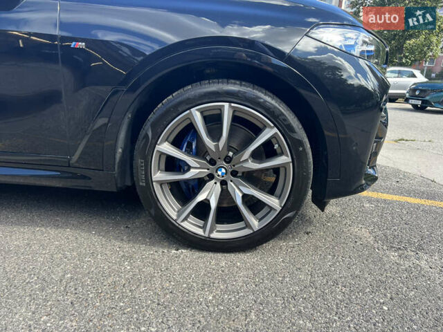 Черный БМВ X7, объемом двигателя 4.39 л и пробегом 25 тыс. км за 105000 $, фото 10 на Automoto.ua