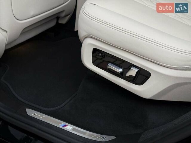 Черный БМВ X7, объемом двигателя 3 л и пробегом 110 тыс. км за 96499 $, фото 85 на Automoto.ua