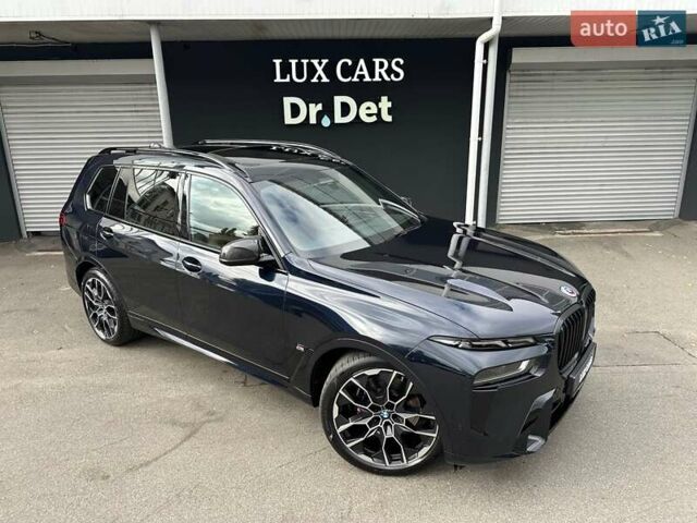 Черный БМВ X7, объемом двигателя 4.4 л и пробегом 40 тыс. км за 140900 $, фото 3 на Automoto.ua