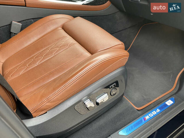 Черный БМВ X7, объемом двигателя 2.99 л и пробегом 98 тыс. км за 89000 $, фото 20 на Automoto.ua