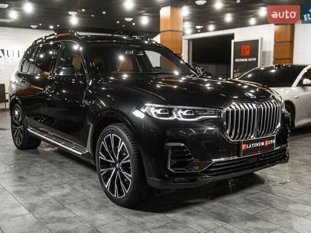 Черный БМВ X7, объемом двигателя 3 л и пробегом 65 тыс. км за 79900 $, фото 106 на Automoto.ua