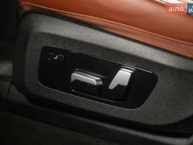 Черный БМВ X7, объемом двигателя 3 л и пробегом 65 тыс. км за 79900 $, фото 99 на Automoto.ua