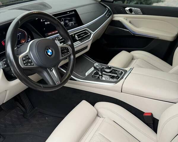 Черный БМВ X7, объемом двигателя 3 л и пробегом 33 тыс. км за 77000 $, фото 17 на Automoto.ua