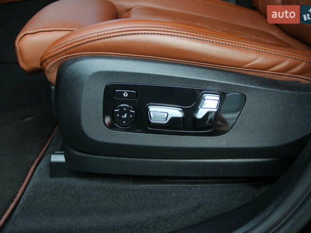 Чорний БМВ X7, об'ємом двигуна 2.99 л та пробігом 85 тис. км за 92000 $, фото 7 на Automoto.ua