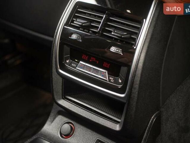 Черный БМВ X7, объемом двигателя 3 л и пробегом 65 тыс. км за 79900 $, фото 50 на Automoto.ua