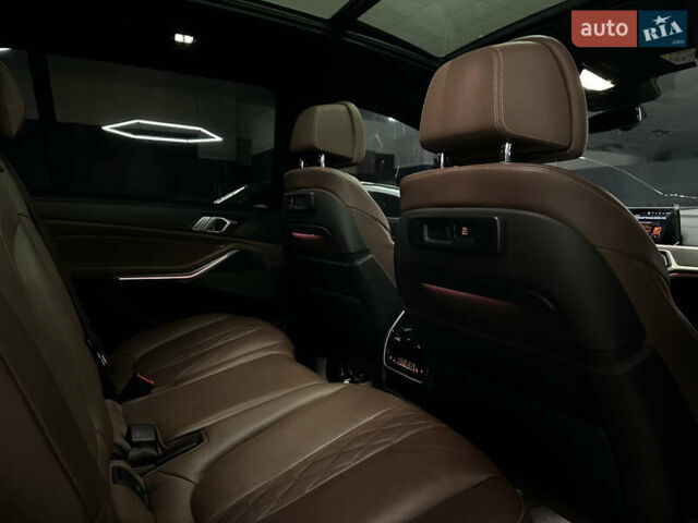 Черный БМВ X7, объемом двигателя 3 л и пробегом 96 тыс. км за 99999 $, фото 39 на Automoto.ua