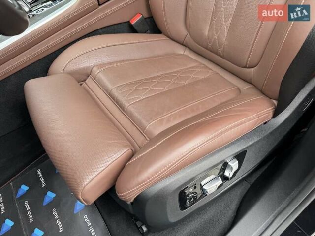 Черный БМВ X7, объемом двигателя 3 л и пробегом 29 тыс. км за 99900 $, фото 20 на Automoto.ua