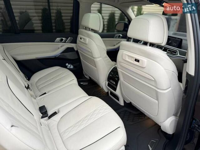 Черный БМВ X7, объемом двигателя 3 л и пробегом 33 тыс. км за 77000 $, фото 25 на Automoto.ua