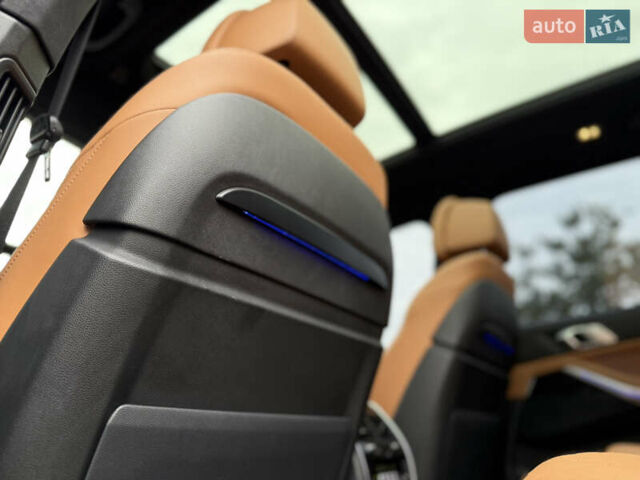 Черный БМВ X7, объемом двигателя 2.99 л и пробегом 117 тыс. км за 103900 $, фото 60 на Automoto.ua