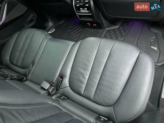 Черный БМВ X7, объемом двигателя 2.99 л и пробегом 41 тыс. км за 89900 $, фото 79 на Automoto.ua