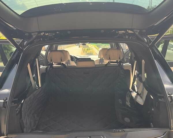 Черный БМВ X7, объемом двигателя 2.99 л и пробегом 68 тыс. км за 104000 $, фото 9 на Automoto.ua