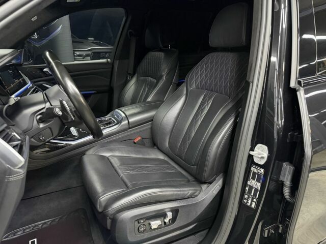 Черный БМВ X7, объемом двигателя 3 л и пробегом 65 тыс. км за 113000 $, фото 16 на Automoto.ua
