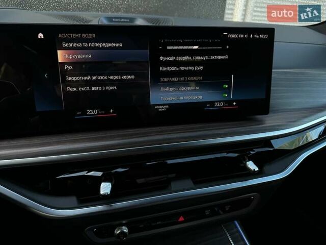 Черный БМВ X7, объемом двигателя 4.4 л и пробегом 40 тыс. км за 140900 $, фото 124 на Automoto.ua