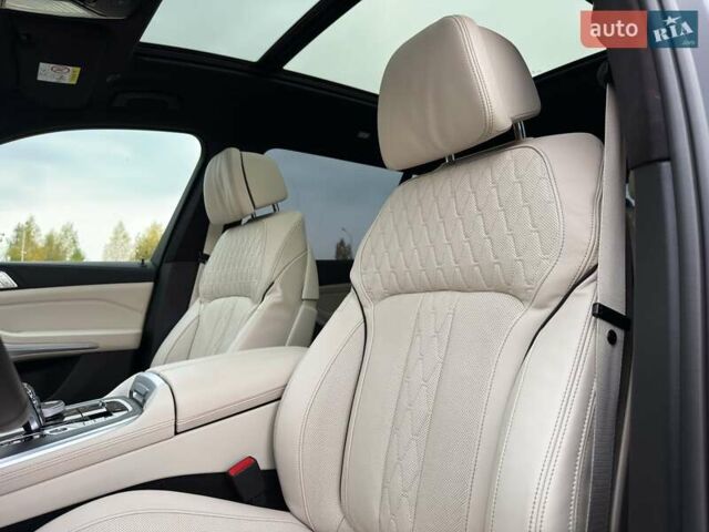 Черный БМВ X7, объемом двигателя 3 л и пробегом 110 тыс. км за 96499 $, фото 48 на Automoto.ua