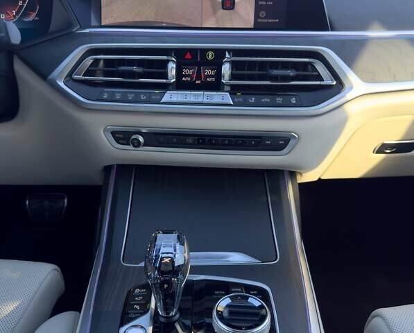 Черный БМВ X7, объемом двигателя 4.4 л и пробегом 38 тыс. км за 78000 $, фото 10 на Automoto.ua