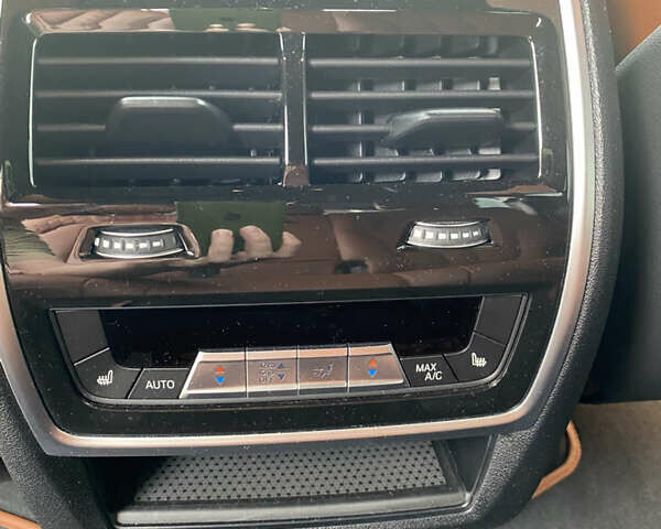 Черный БМВ X7, объемом двигателя 2.99 л и пробегом 98 тыс. км за 89000 $, фото 15 на Automoto.ua