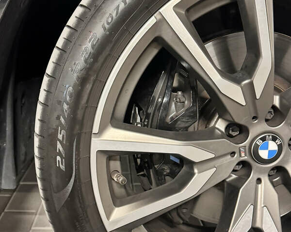 Черный БМВ X7, объемом двигателя 4.39 л и пробегом 70 тыс. км за 95000 $, фото 4 на Automoto.ua