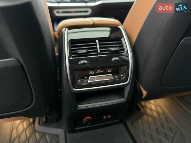 Черный БМВ X7, объемом двигателя 2.99 л и пробегом 117 тыс. км за 103900 $, фото 62 на Automoto.ua