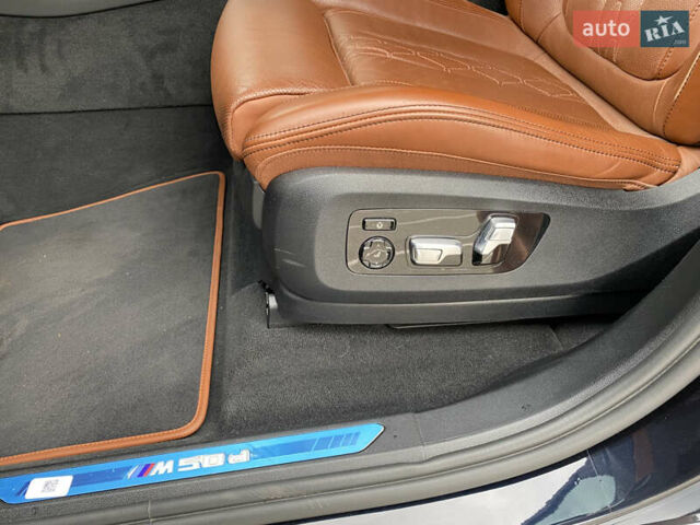 Черный БМВ X7, объемом двигателя 2.99 л и пробегом 98 тыс. км за 89000 $, фото 17 на Automoto.ua