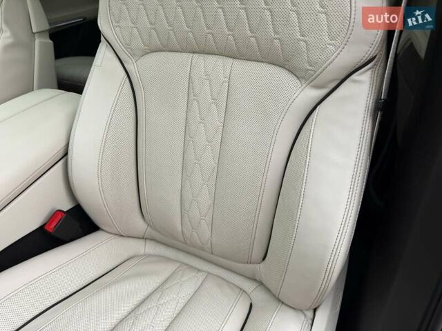 Черный БМВ X7, объемом двигателя 3 л и пробегом 110 тыс. км за 96499 $, фото 51 на Automoto.ua