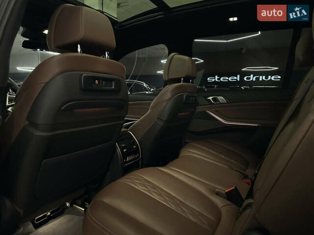 Черный БМВ X7, объемом двигателя 3 л и пробегом 96 тыс. км за 99999 $, фото 41 на Automoto.ua