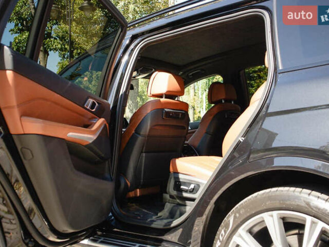 Черный БМВ X7, объемом двигателя 3 л и пробегом 64 тыс. км за 73500 $, фото 54 на Automoto.ua