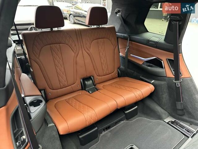 Черный БМВ X7, объемом двигателя 4.4 л и пробегом 40 тыс. км за 140900 $, фото 94 на Automoto.ua