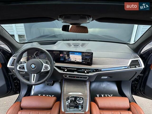Черный БМВ X7, объемом двигателя 4.4 л и пробегом 40 тыс. км за 140900 $, фото 49 на Automoto.ua