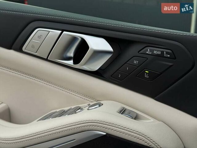 Черный БМВ X7, объемом двигателя 3 л и пробегом 110 тыс. км за 96499 $, фото 44 на Automoto.ua