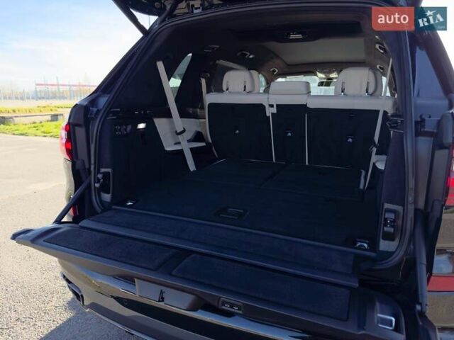 Черный БМВ X7, объемом двигателя 4.4 л и пробегом 38 тыс. км за 78000 $, фото 15 на Automoto.ua