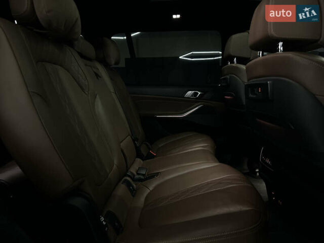 Черный БМВ X7, объемом двигателя 3 л и пробегом 96 тыс. км за 99999 $, фото 40 на Automoto.ua