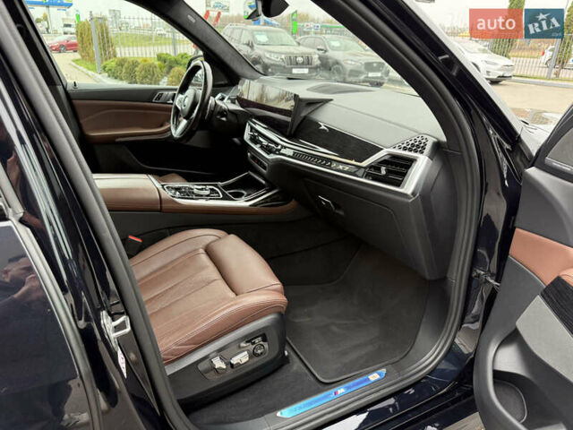 Черный БМВ X7, объемом двигателя 2.99 л и пробегом 90 тыс. км за 108000 $, фото 30 на Automoto.ua