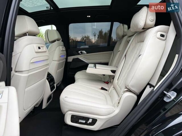 Черный БМВ X7, объемом двигателя 3 л и пробегом 110 тыс. км за 96499 $, фото 82 на Automoto.ua